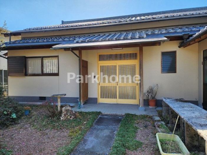 高知市朝倉丙　中古住宅の外観