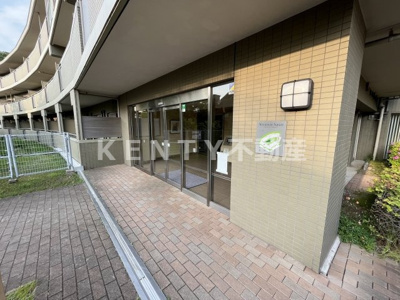 【エントランス】 | モニュメントスクウェア　参番館 | 清潔なエントランスです