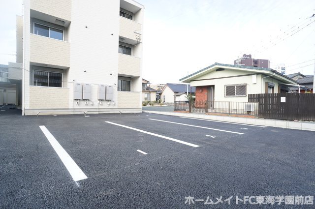 熊本市中央区黒髪１丁目のアパートの駐車場