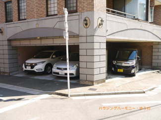 【駐車場】
