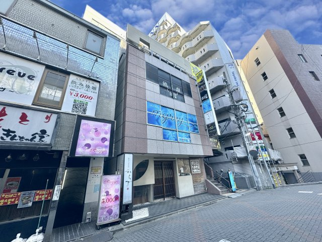 ノバビルの外観