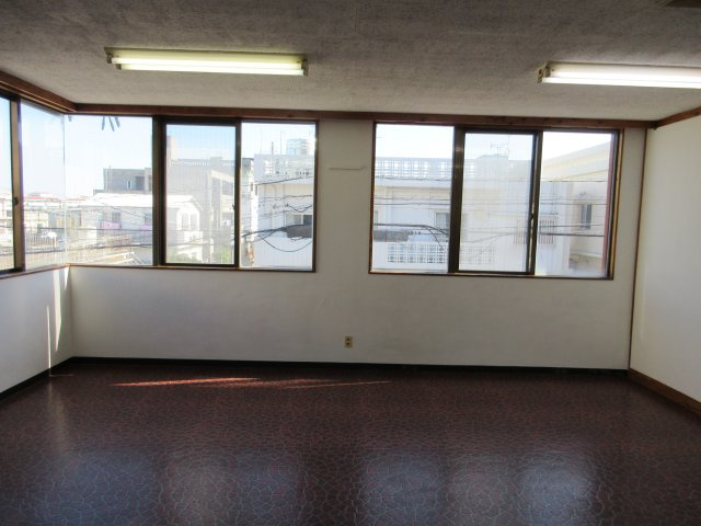 【居間・リビング】 | あらぐすくマンション(店舗)