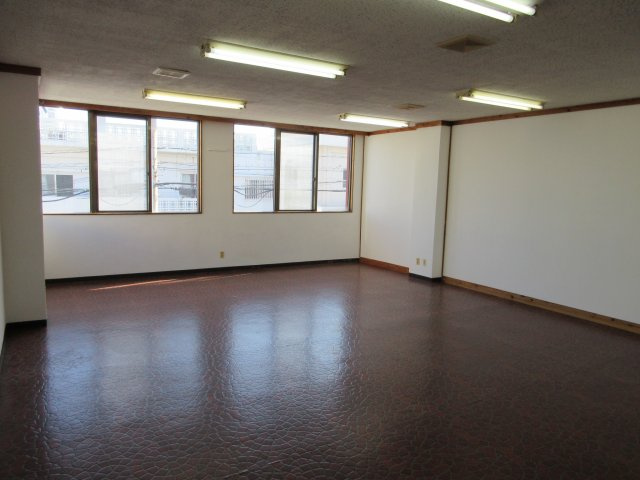 【居間・リビング】 | あらぐすくマンション(店舗)