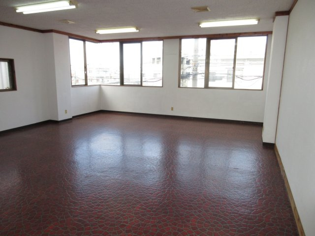 【居間・リビング】 | あらぐすくマンション(店舗)