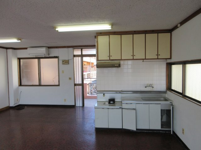 【居間・リビング】 | あらぐすくマンション(店舗)