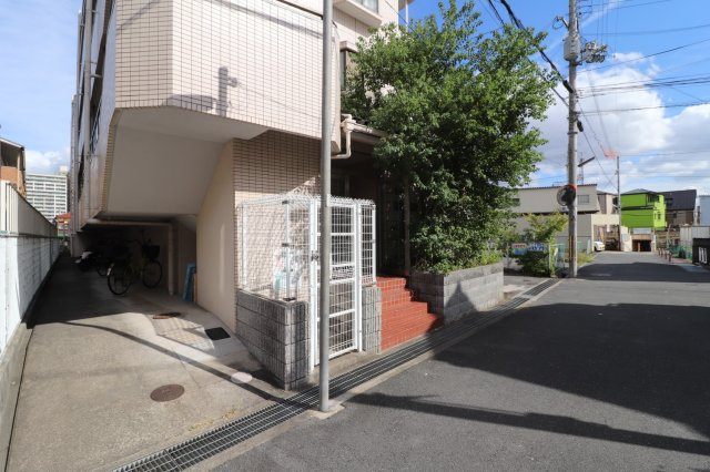 摂津シティフラッツのエントランス