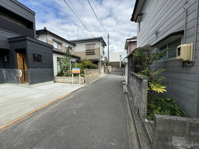 東区牡丹山1丁目　新築戸建の前面道路含む現地写真
