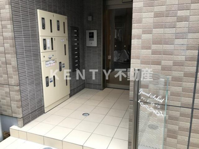 【エントランス】 | Ｇｒａｎｄ Ｓｏｌｅｉｌ | 落ち着いたエントランスです