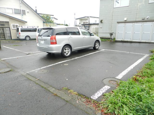 ハイム琉の駐車場