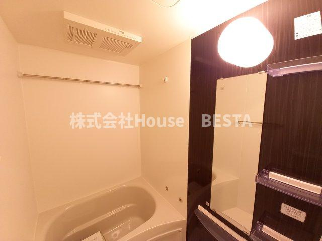 セレニテ神戸ミラクの浴室