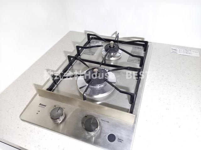 レジュールアッシュ神戸VIVANTのキッチン