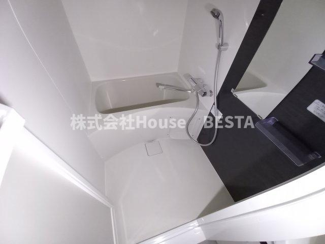 レジュールアッシュ神戸VIVANTの浴室