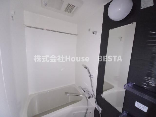 レジュールアッシュ神戸VIVANTの浴室