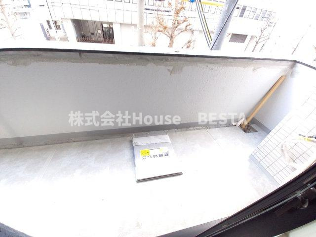 レジュールアッシュ神戸VIVANTのバルコニー