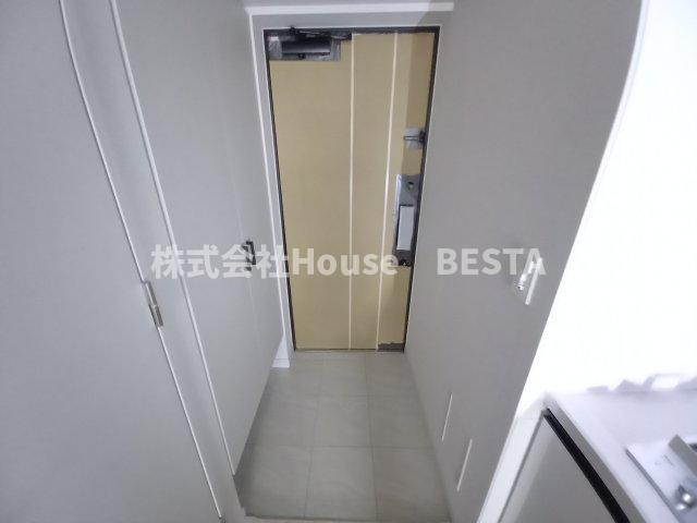 レジュールアッシュ神戸VIVANTの玄関