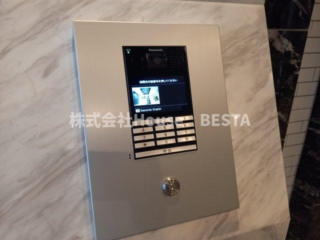 レジュールアッシュ神戸VIVANTのエントランス