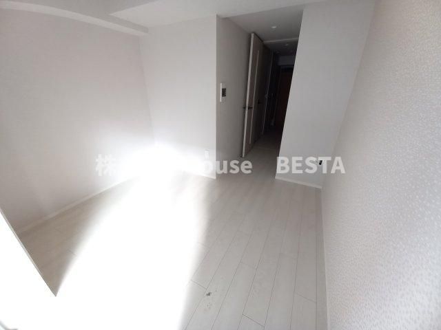 レジュールアッシュ神戸VIVANTの洋室