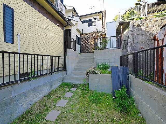 田中貸家のエントランス
