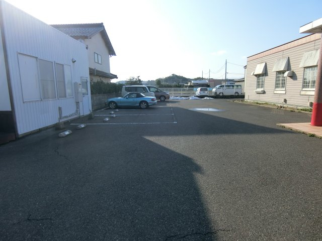 バリュー貸店舗3の駐車場