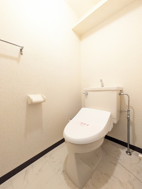 ★落ち着ける独立したトイレスペース★
