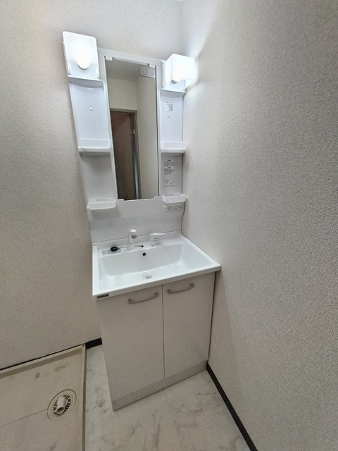 ★忙しい朝の身支度に便利な独立洗面★