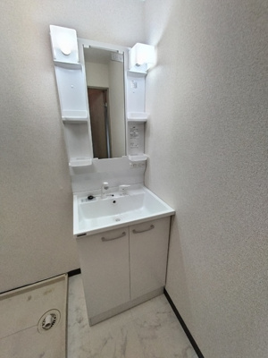 ★忙しい朝の身支度に便利な独立洗面★