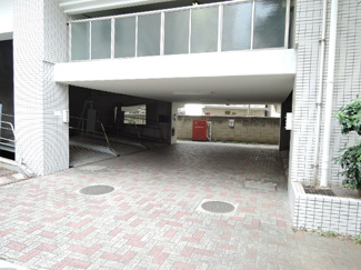 敷地内駐車場（有料・要空き確認）