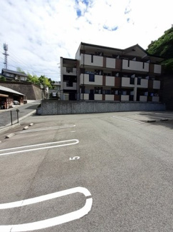 【駐車場】 | ヴィオラＧ | 駐車場に車を止められます