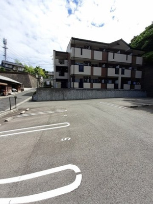 【駐車場】 | ヴィオラＧ | 駐車場に車を止められます