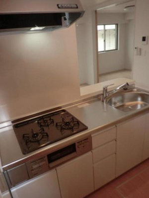 【キッチン】 | ソレイユ・ルヴァン | コンパクトなキッチンで掃除もラクラク