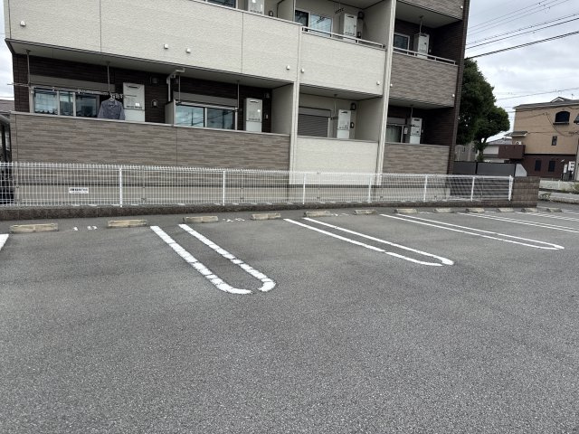 ビレッヂ飯田Ⅰの駐車場