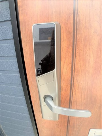 グランドガーデンの玄関