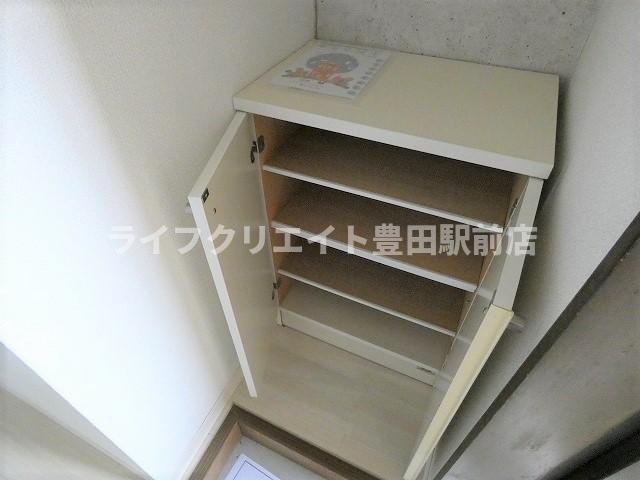メイプルエイトの玄関
