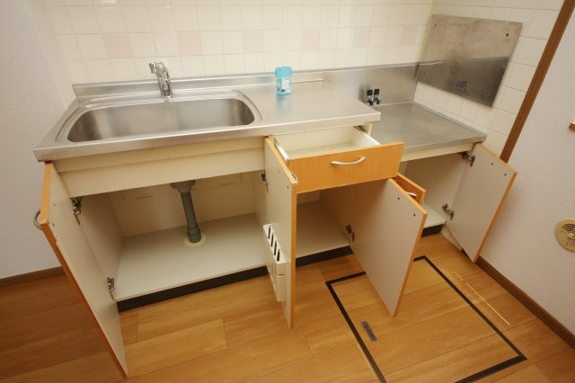 コートピア Dの内装|別部屋反転間取りのお写真となります。