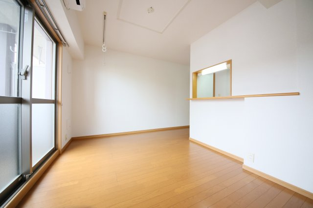 プラネットDの居間・リビング