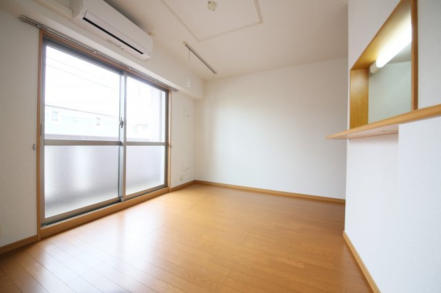 プラネットDの居間・リビング