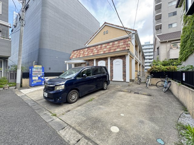ソレアード松戸の駐車場