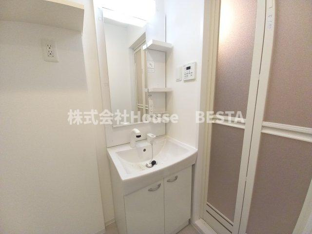 LIVIAZ KOBE LaMerの独立洗面台