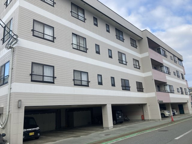 ブライトヒルズ元町の外観