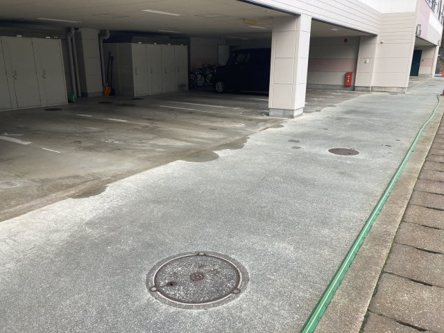 ブライトヒルズ元町の駐車場