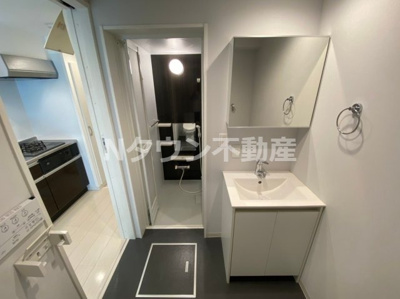 【洗面所】 | メゾン・ド・グレース | 明るい洗面所です