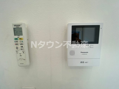 【セキュリティ】 | メゾン・ド・グレース | モニター付きインターフォンです