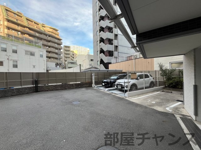 meLiV鶴舞の駐車場