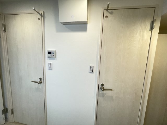NEUA　NARUMIの玄関