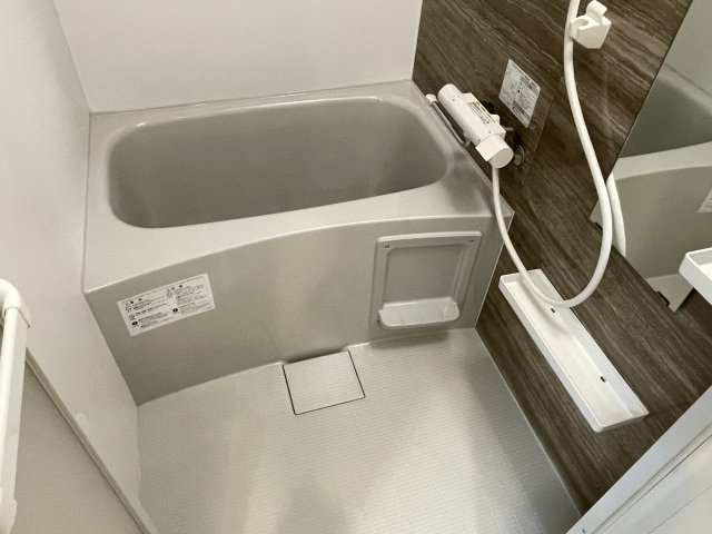 NEUA　NARUMIの浴室