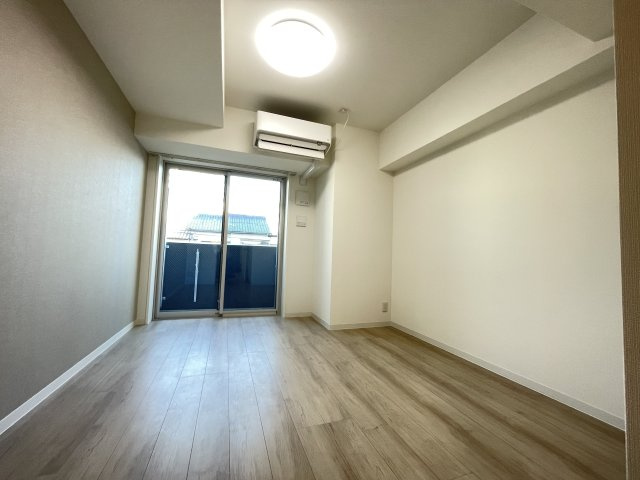 NEUA　NARUMIの洋室
