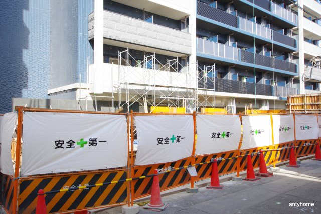 プレサンス新大阪ジェイズ　仲介手数料無料のエントランス