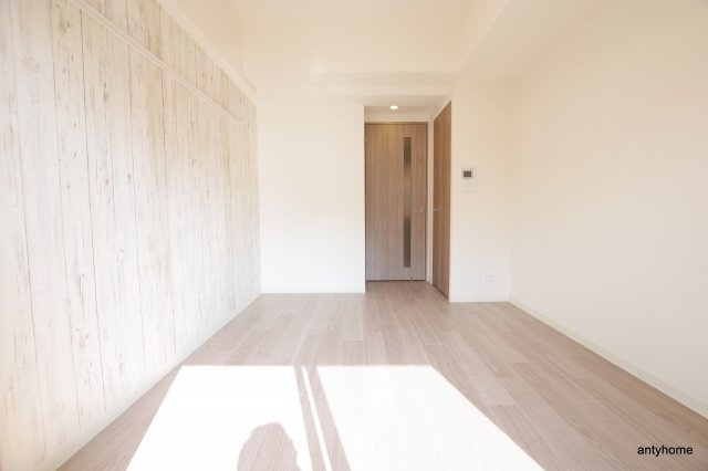 プレサンス新大阪ジェイズ　仲介手数料無料の洋室