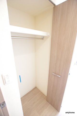 プレサンス新大阪ジェイズ　仲介手数料無料の収納