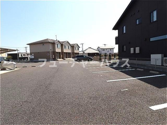 ソレアード　Ｂの駐車場